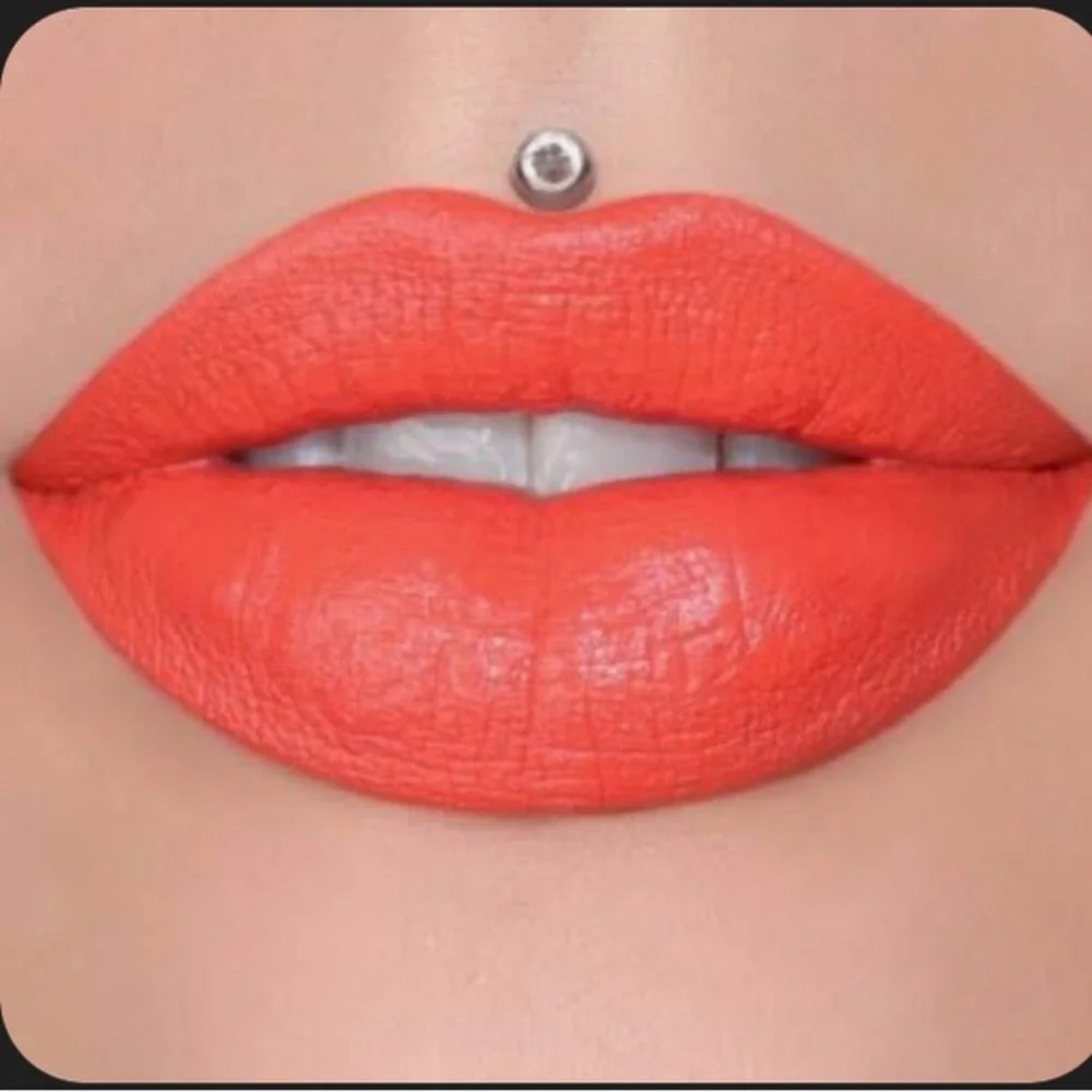 Jeffree ⭐️PRICK Lipstick - Bold Orange